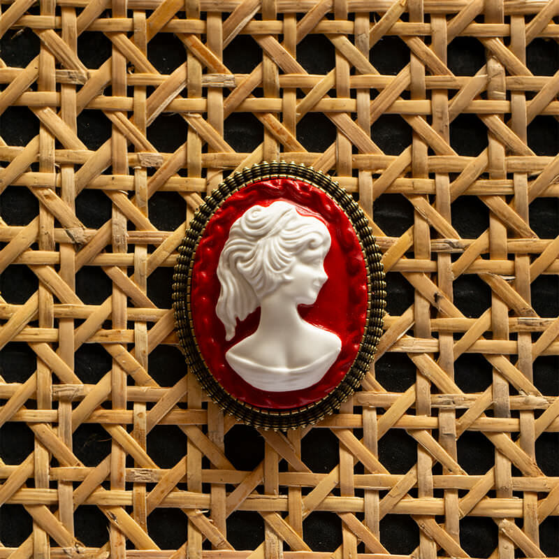 La Belle Olympe Featured La Guerriere 