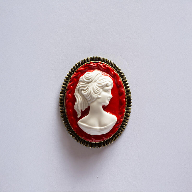 La Belle Olympe - La Guerrière Classique - Support Vintage