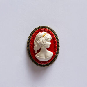 La Belle Olympe Featured La Guerrière Coiffée - Support Vintage