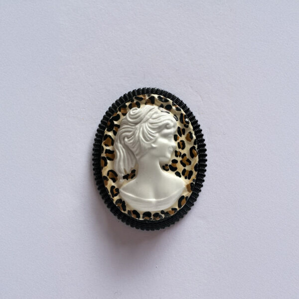 La Belle Olympe Featured La Sauvage Classique Noire 