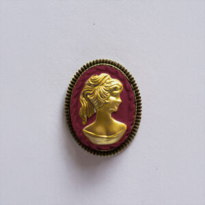 La Belle Olympe Audacieuse Bordeaux Broche Royale Vintage 