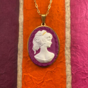 La Belle Olympe Featured Audacieuse Pendentif Ambiance 