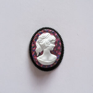 La Belle Olympe Featured Broche Audacieuse Classique Fleurie Noire 