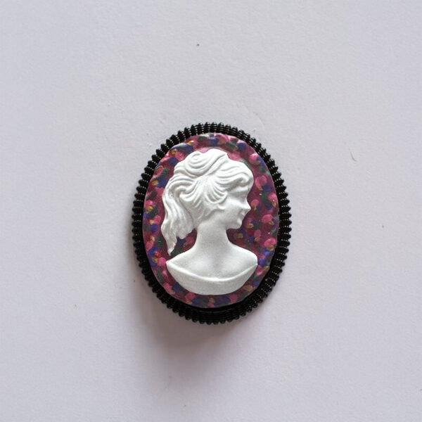 La Belle Olympe Featured Broche Audacieuse Classique Fleurie Noire 