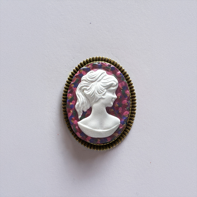 La Belle Olympe Featured Broche Audacieuse Classique Fleurie Vintage 