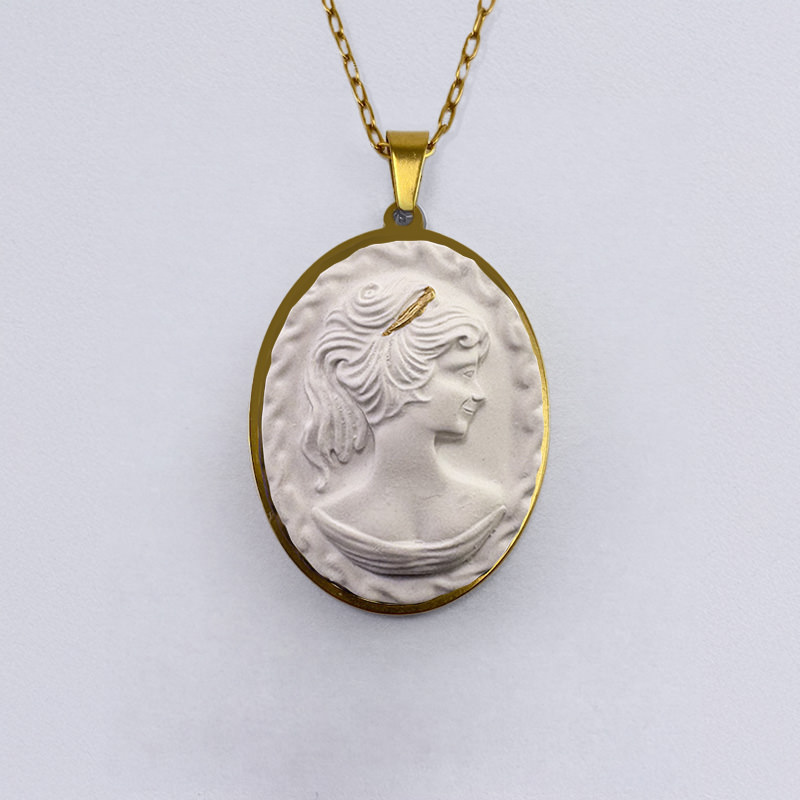 La Belle Olympe Featured Celeste Pendentif 