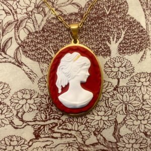 La Belle Olympe Featured Guerriere Pendentif Ambiance 