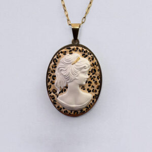 La Belle Olympe Featured Sauvage Pendentif 