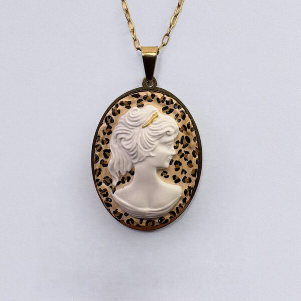 La Belle Olympe Featured Sauvage Pendentif 