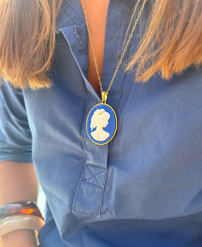 La Belle Olympe Reveuse Pendentif Porte 