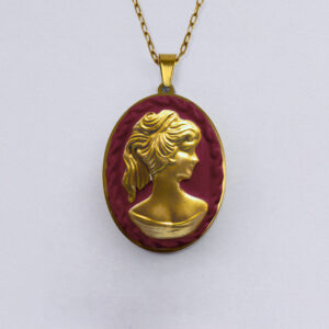 La Belle Olympe Audacieuse Bordeaux Pendentif Royale 