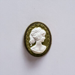 La Belle Olympe Pensive Olive Broche Vintage 