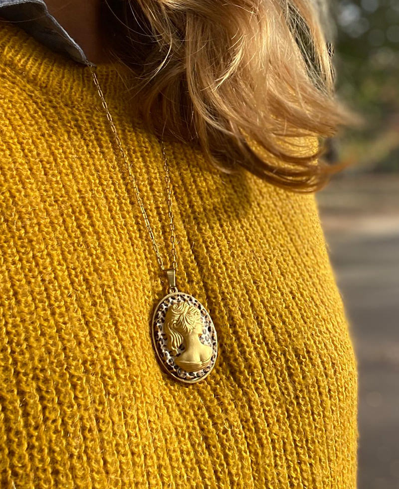 La Belle Olympe Romantique Pendentif Porté